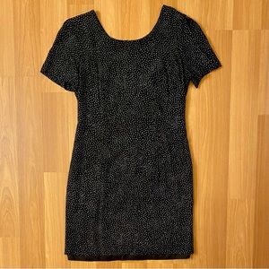 Cute vintage 90s dot print scoop neck mini dress